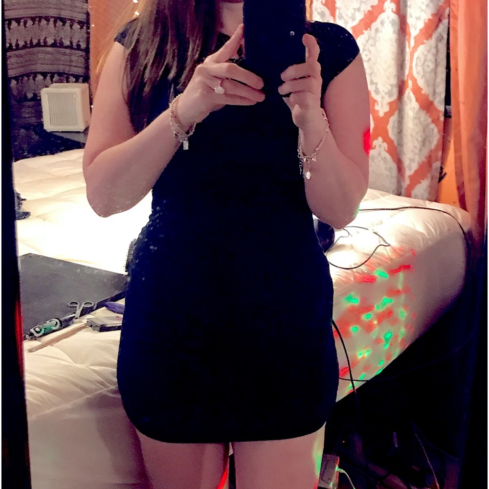 Guess dress small